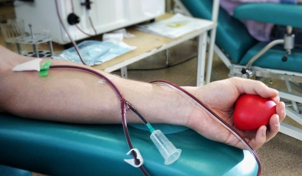 Australia lifts ban on former UK residents giving blood